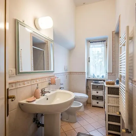 Apartment In With Kitchen *