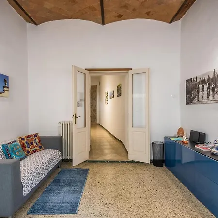 Apartment In With Kitchen *