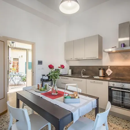 In With Kitchen Monte San Savino